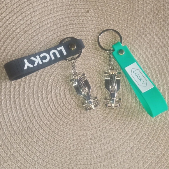 2 race car keychains‎ - Picture 1 of 2